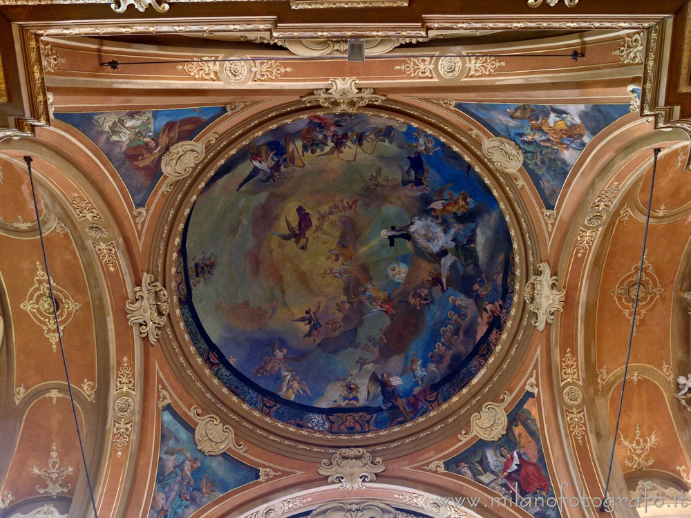 Milan (Italy) - Frescoed dome at the entrance of the Church of Santa Francesca Romana